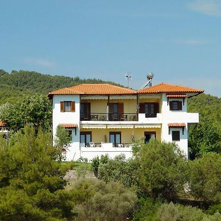 House Christina Apartment Вурвуру Екстериор снимка